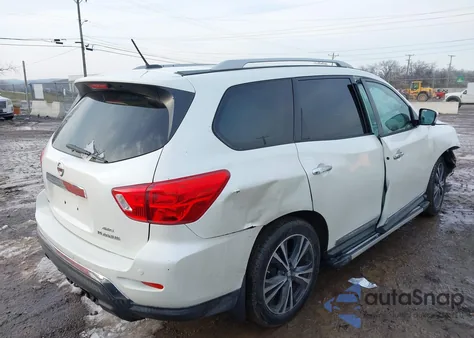 2017 Nissan Pathfinder Platinum z USA, uszkodzony, nr VIN 5N1DR2MM9HC689218